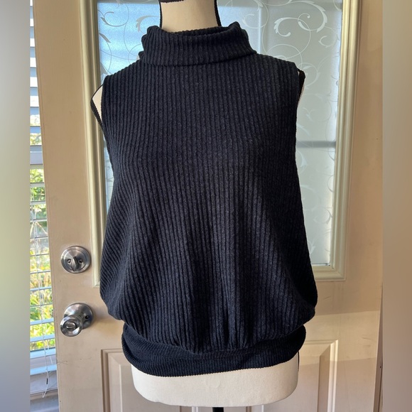 Democracy size M mock turtleneck with gathered band at hips. Ribbed navy blue - Picture 1 of 8